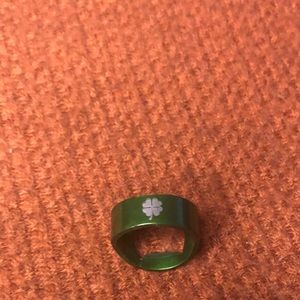 💚 St Patrick’s Day ring that doubles as an opener